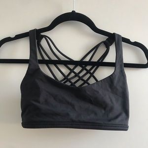 Lululemon sports bra size 4